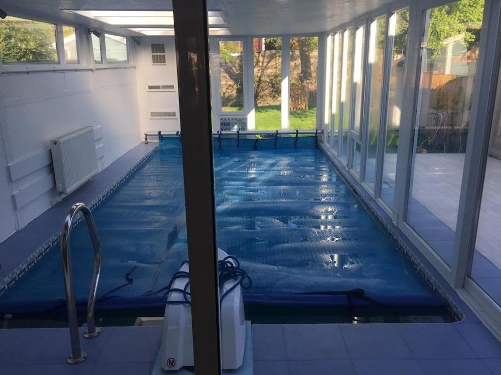 River House With Heated Pool June To Sep & Garden 特威克纳姆 外观 照片