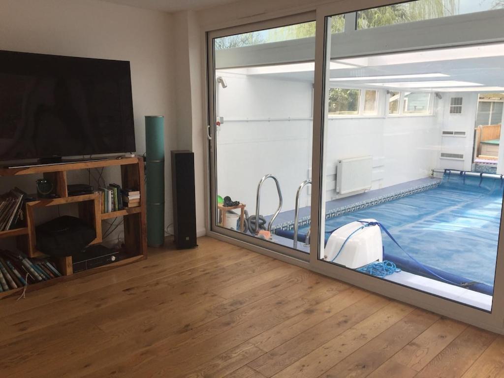 River House With Heated Pool June To Sep & Garden 特威克纳姆 外观 照片